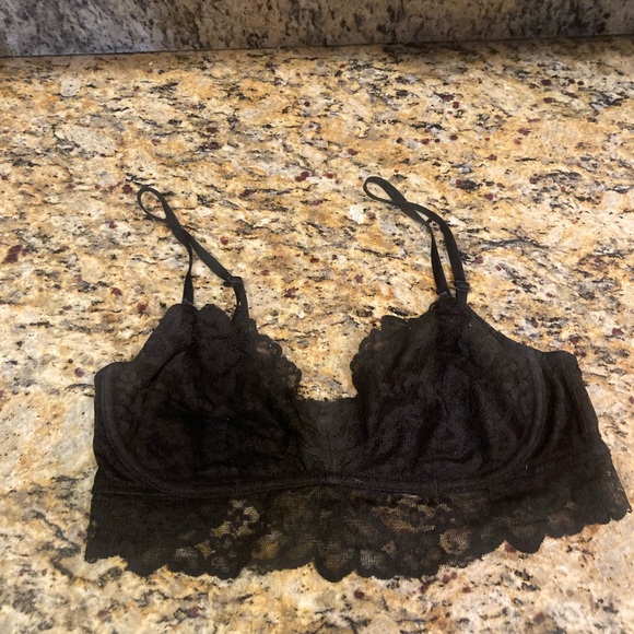 Victoria's Secret PINK Strappy Lace Bralette - Picture 4 of 4